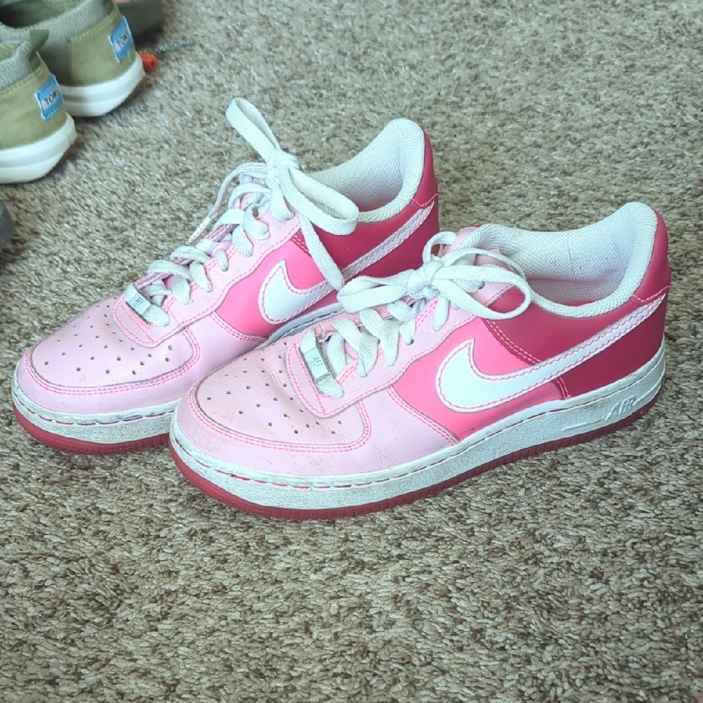 Nike Women's Pink and White Sneakers